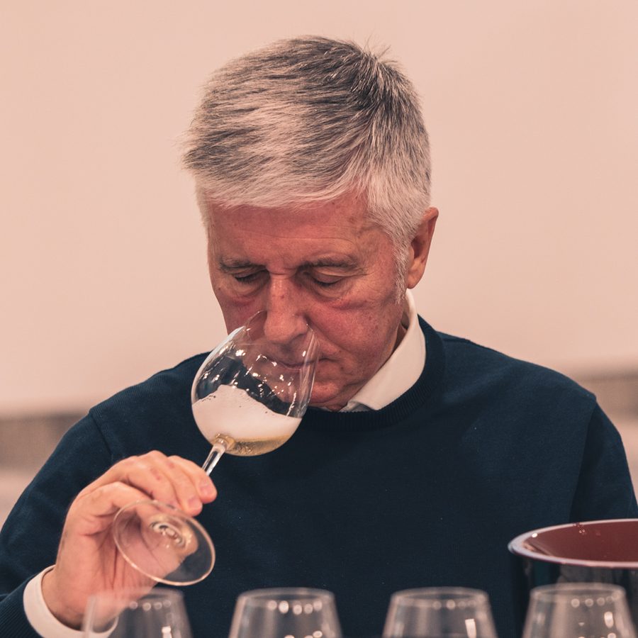 Alessandro Scorsone durante una degustazione