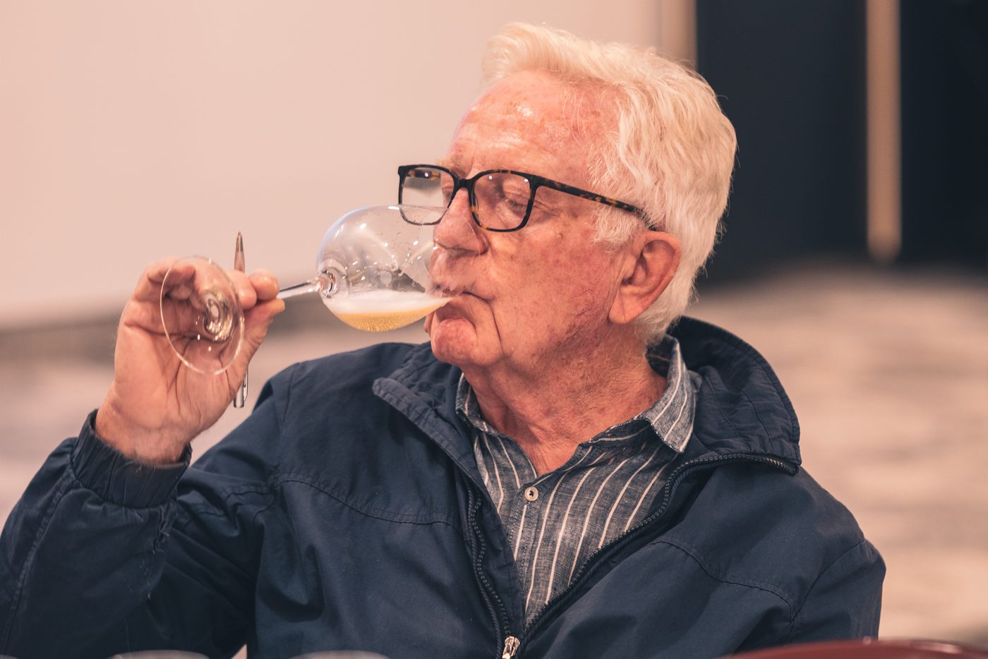 Mario Busso durante una degustazione